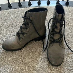 Sorel 8.5 womens boots
